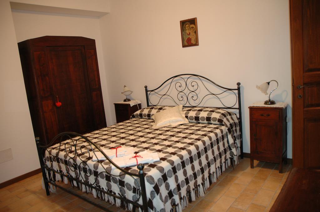 La Mola Maringalli Pension Cascia Kamer foto